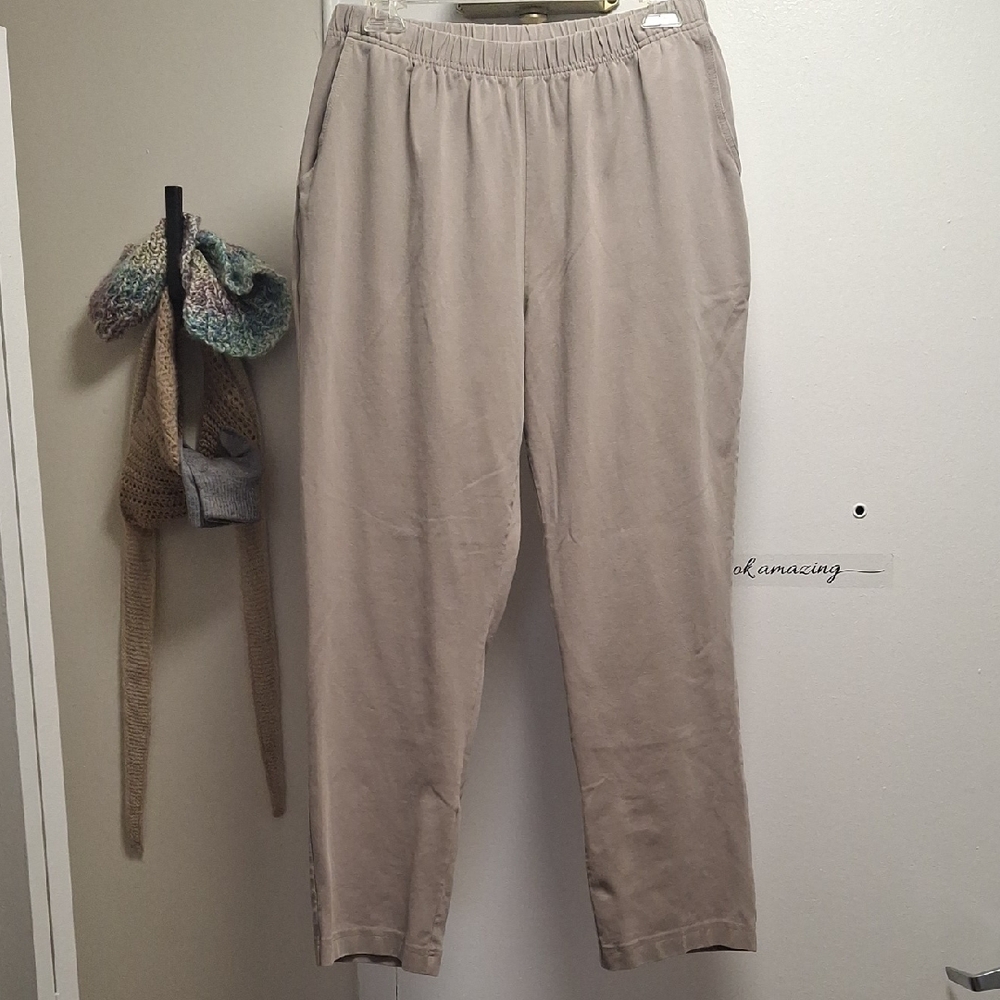 L.L. Bean Perfect Fit Beige Cotton Stretch Tapered Pants LP Petite
